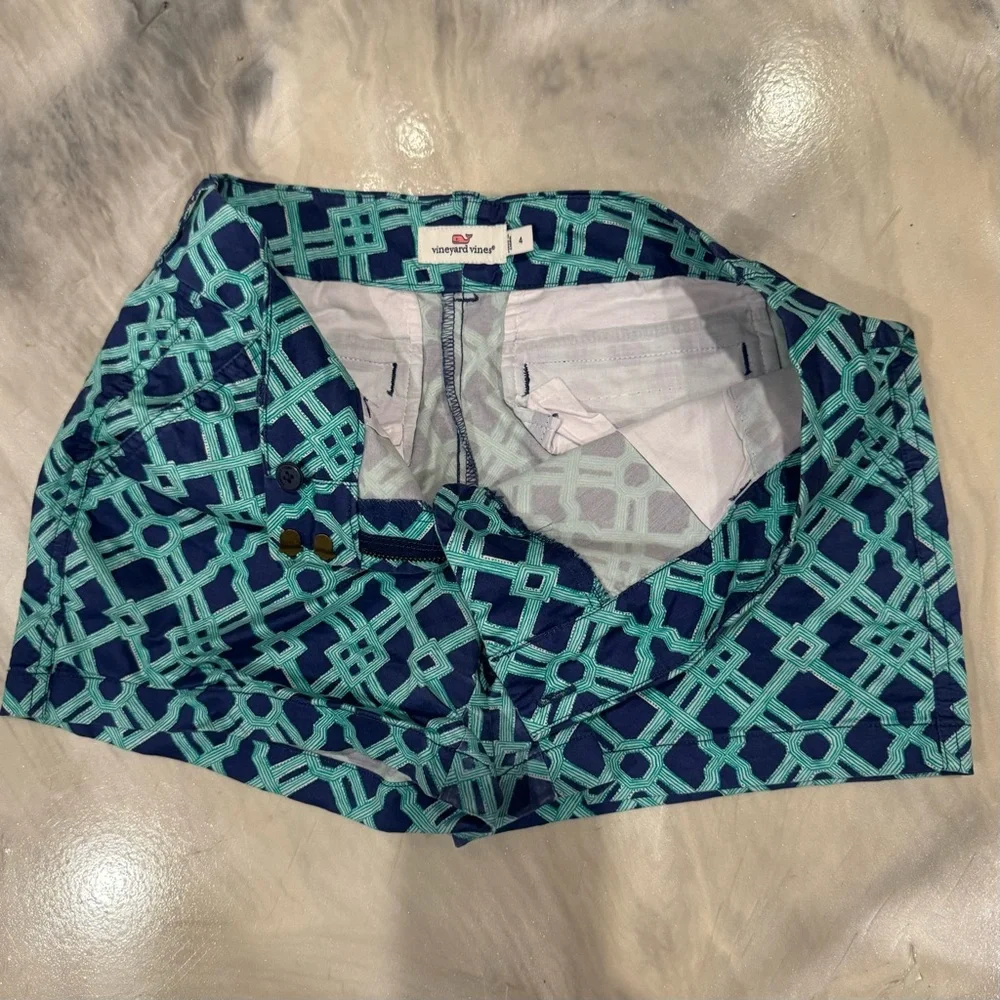Vineyard Vines Lattice Print Shorts,‎ EUC